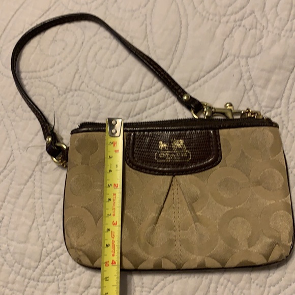 Coach wristlet - Picture 3 of 3